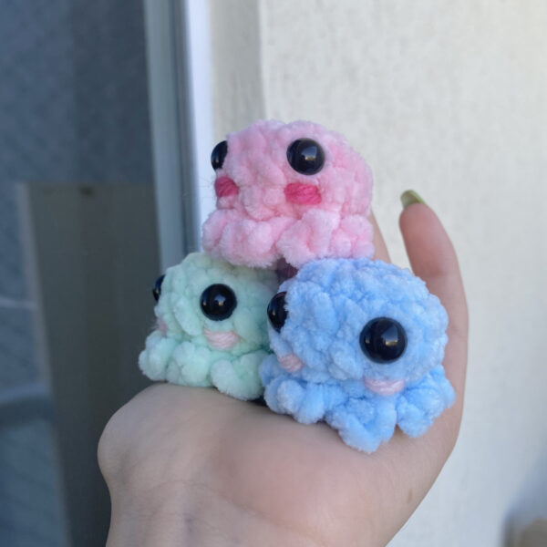 Mini Polvo Amigurumi de Pelúcia - Image 3