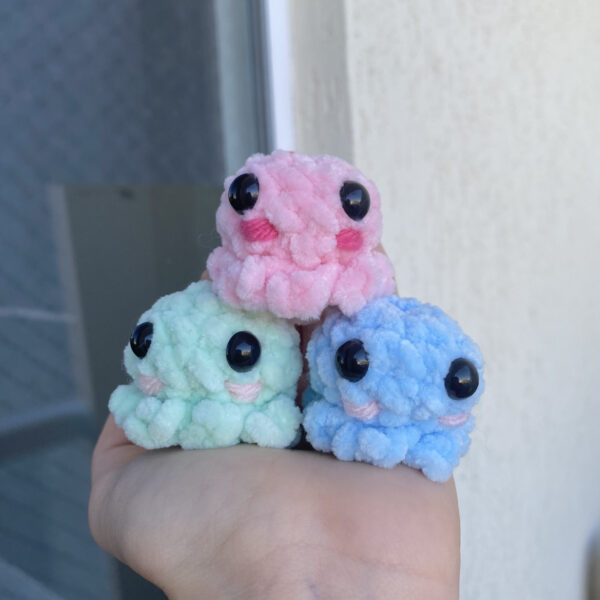 Mini Polvo Amigurumi de Pelúcia - Image 2