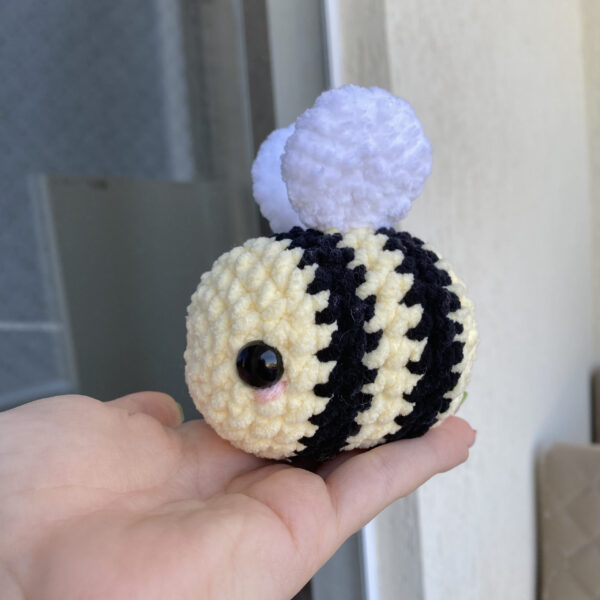 Abelha Amigurumi de Pelúcia - Image 4