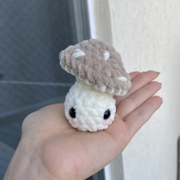 Mini Cogumelo Pop Amigurumi de Pelúcia - Image 3