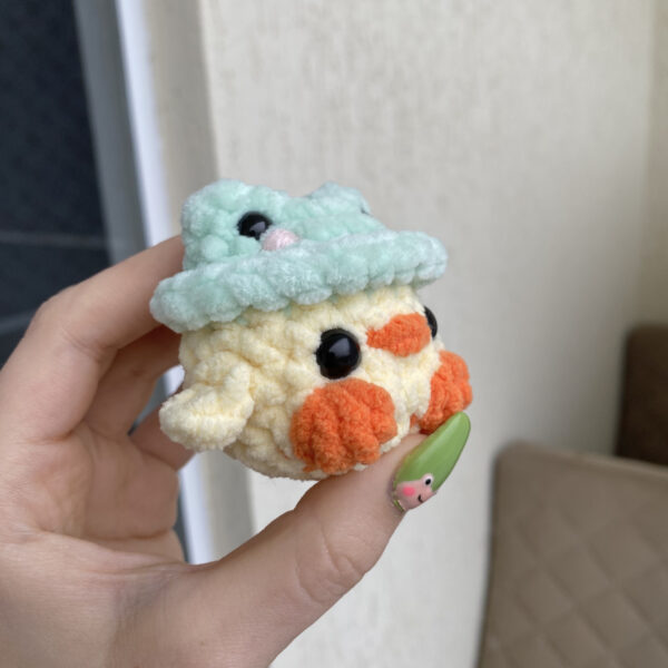 Patinho com Chapéu de Sapo Amigurumi de Pelúcia - Image 5