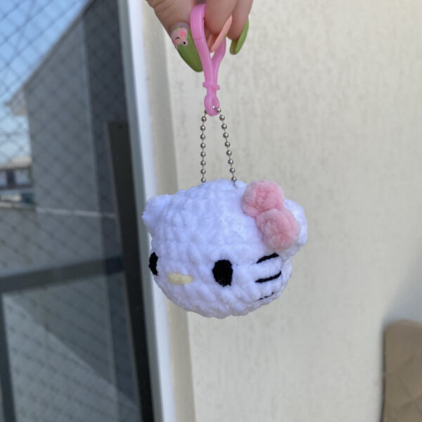 Mini Hello Kitty Amigurumi de Pelúcia - Image 5