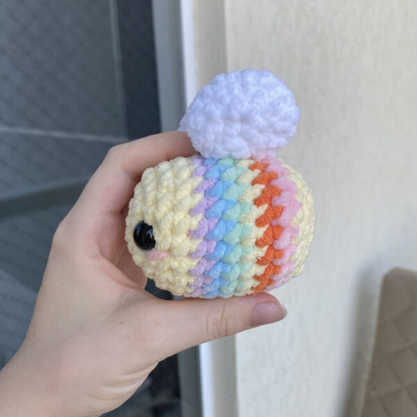 Abelha Arco-íris Amigurumi de Pelúcia